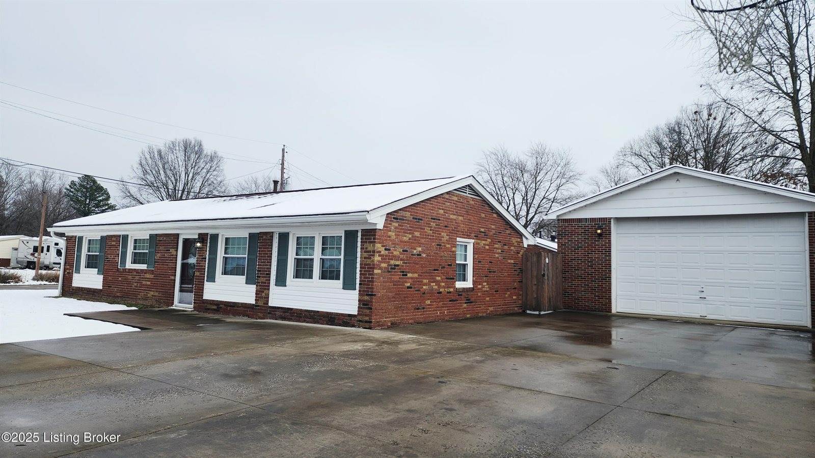 7501 Rutledge Rd, Louisville, KY 40258