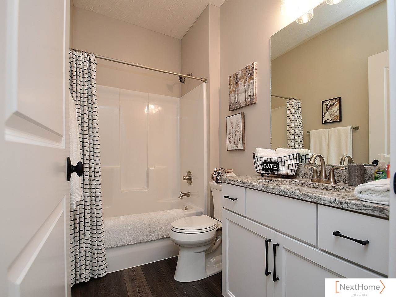 1015 Accolade Lane, Lincoln, NE 68521