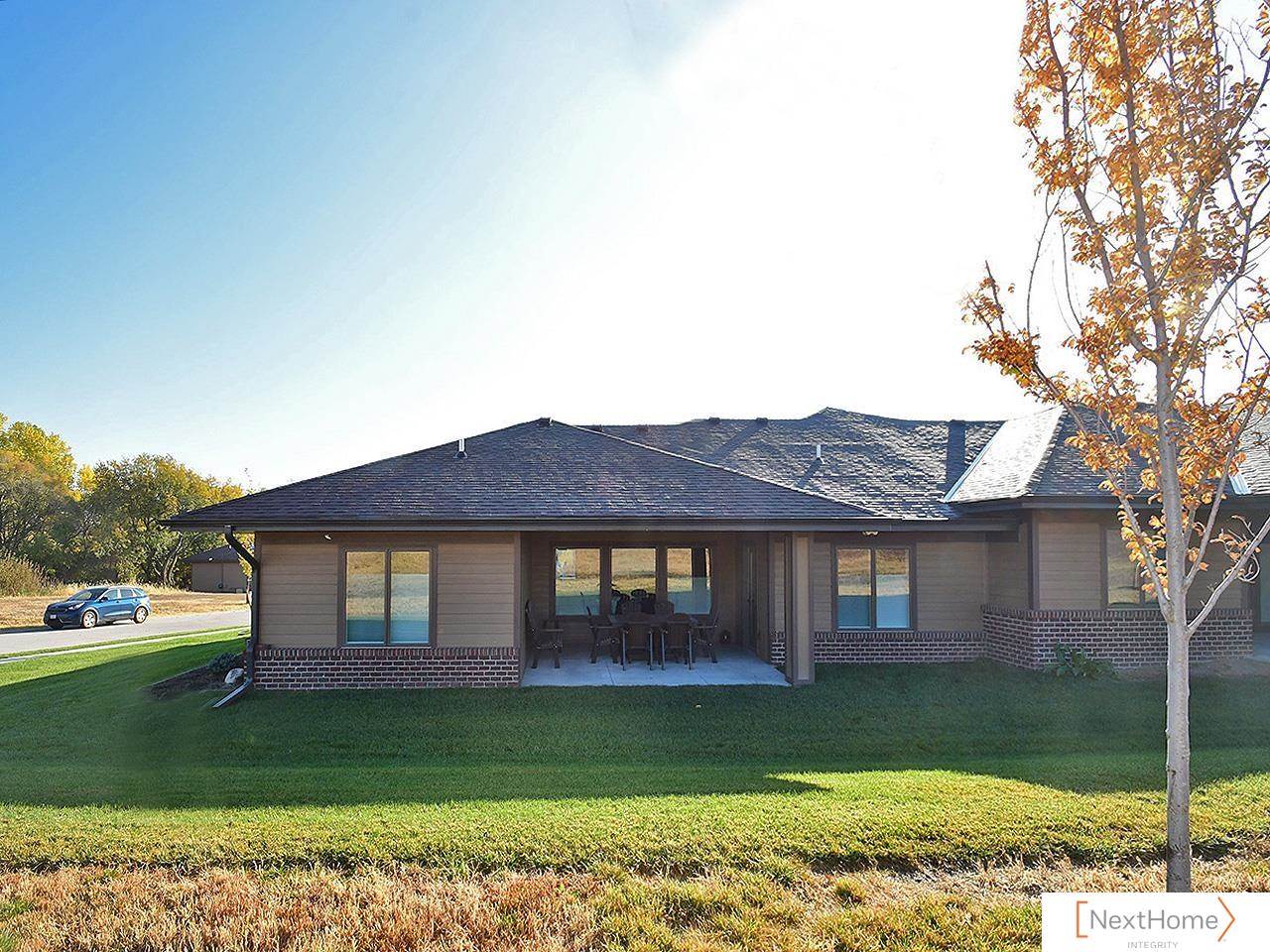 1015 Accolade Lane, Lincoln, NE 68521