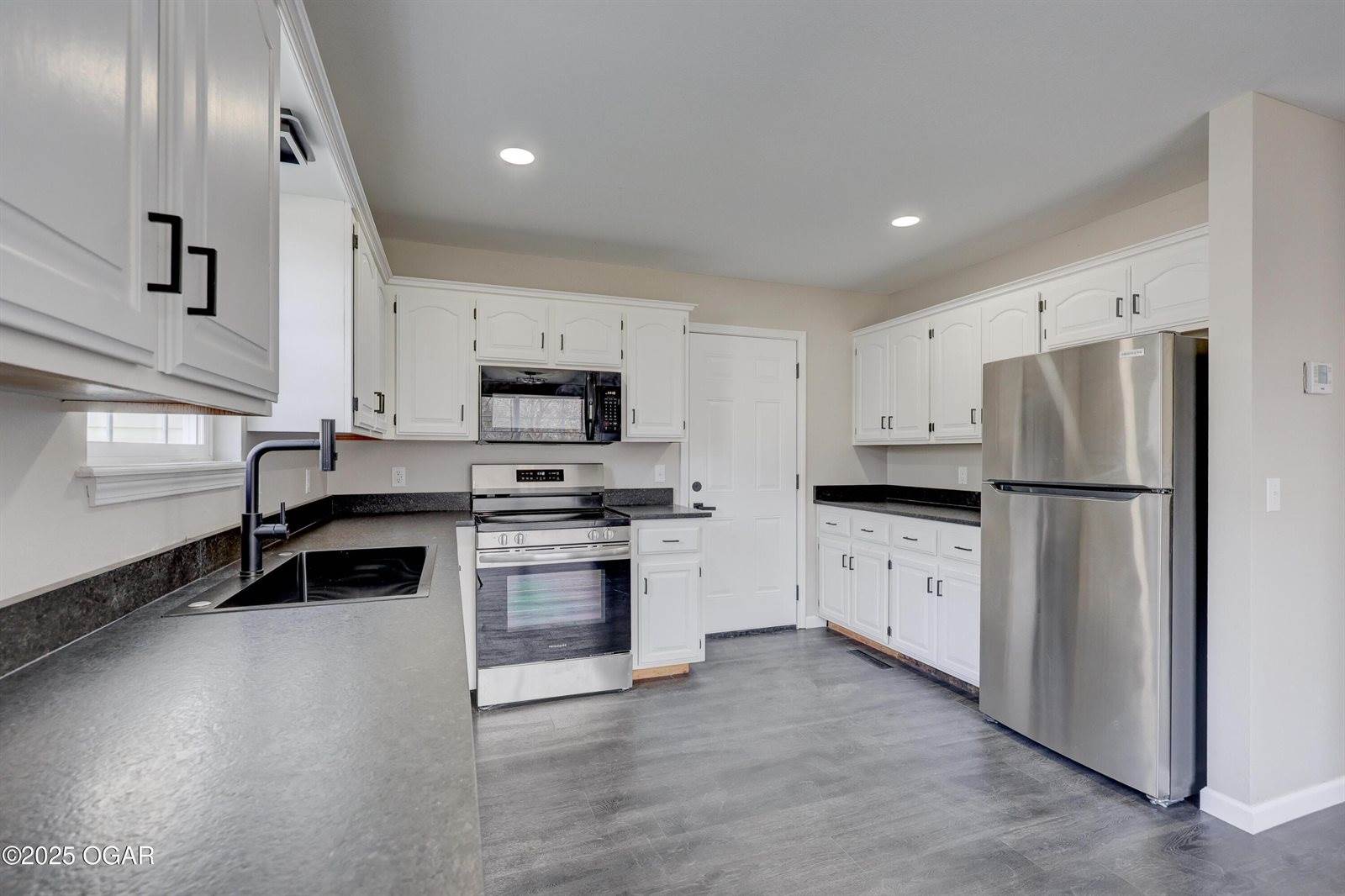 330 North Tyler Avenue, Joplin, MO 64801