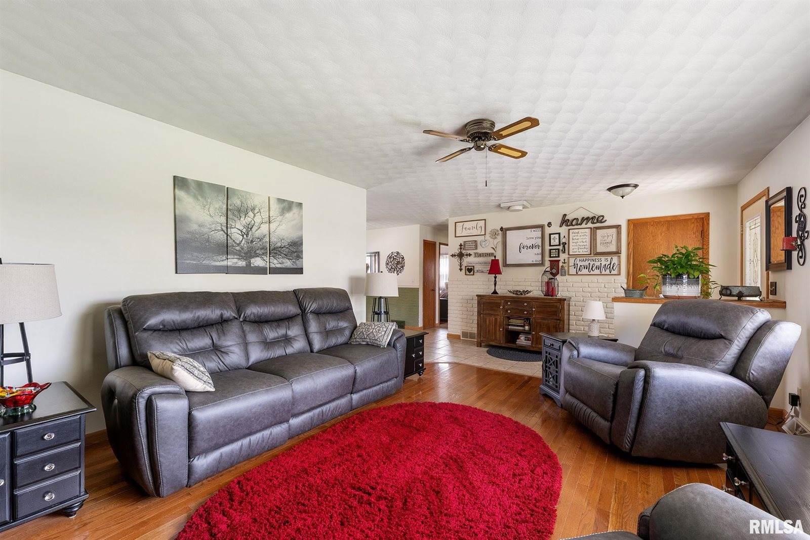 801 South Mississippi Street, Blue Grass, IA 52726