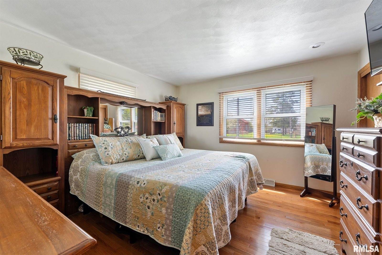 801 South Mississippi Street, Blue Grass, IA 52726