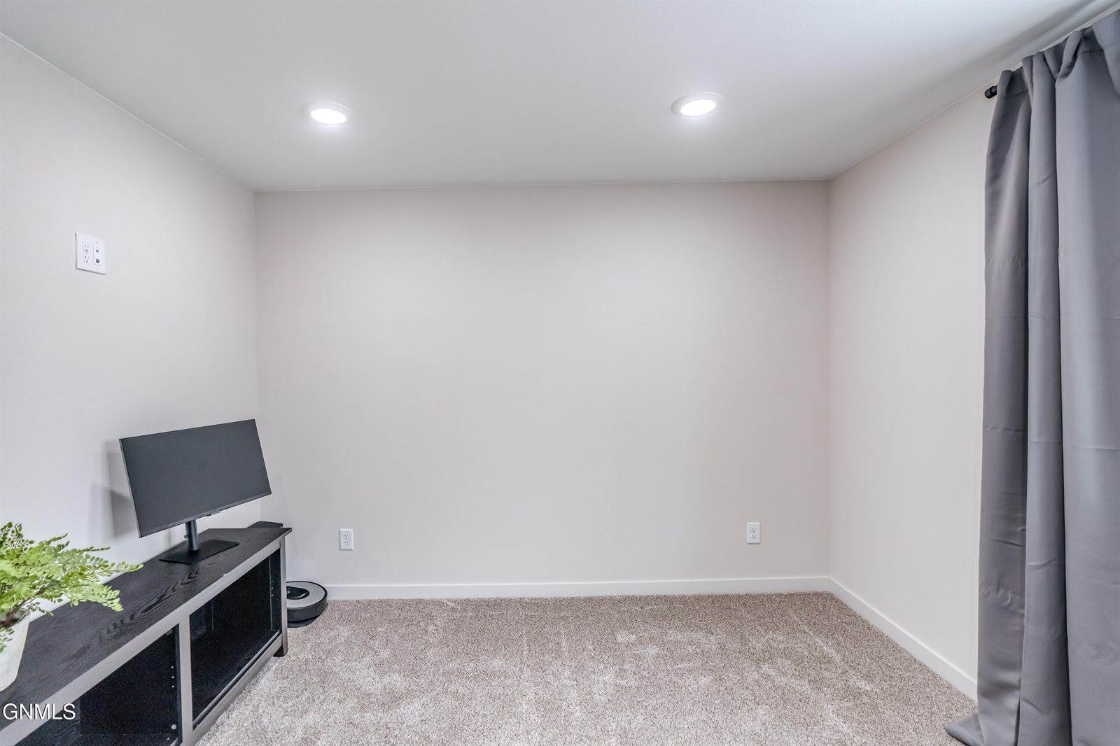 4720 Kites Lane, Bismarck, ND 58503