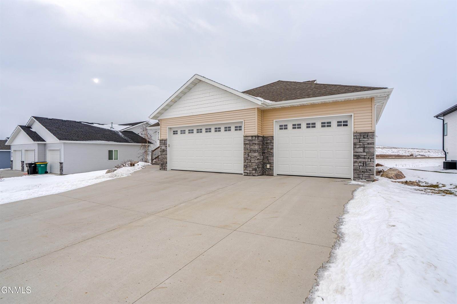 4720 Kites Lane, Bismarck, ND 58503