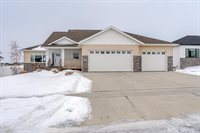 4720 Kites Lane, Bismarck, ND 58503