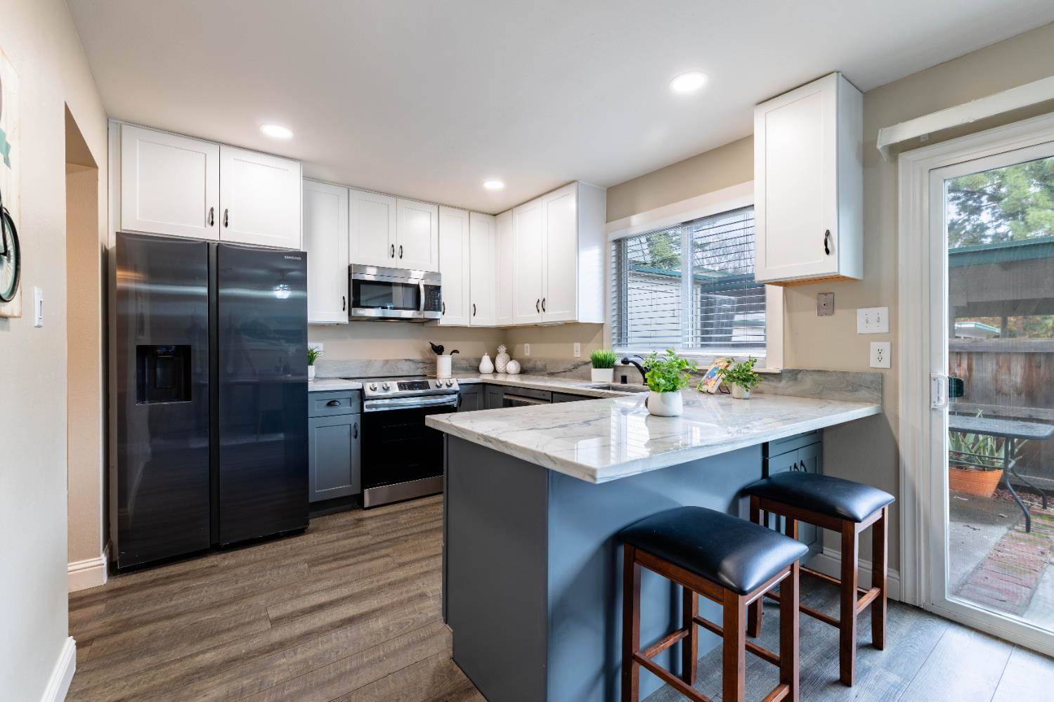 8913 Salmon Falls Drive, Sacramento, CA 95826