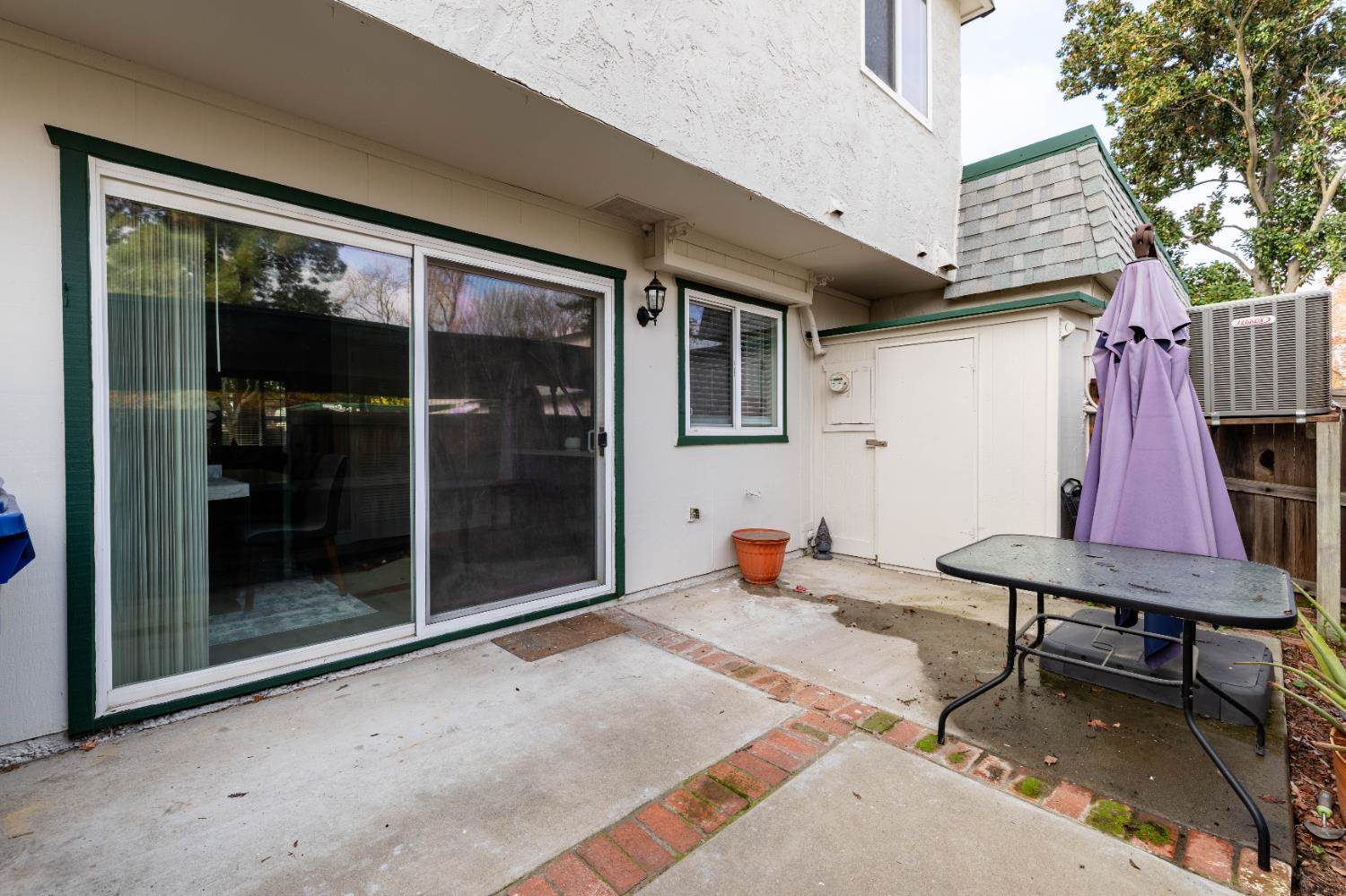 8913 Salmon Falls Drive, Sacramento, CA 95826