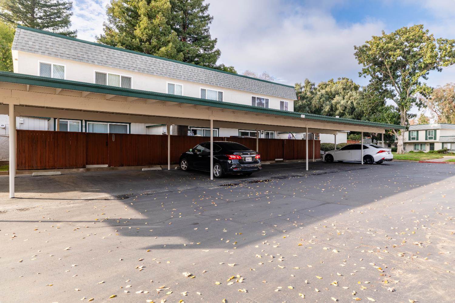 8913 Salmon Falls Drive, Sacramento, CA 95826