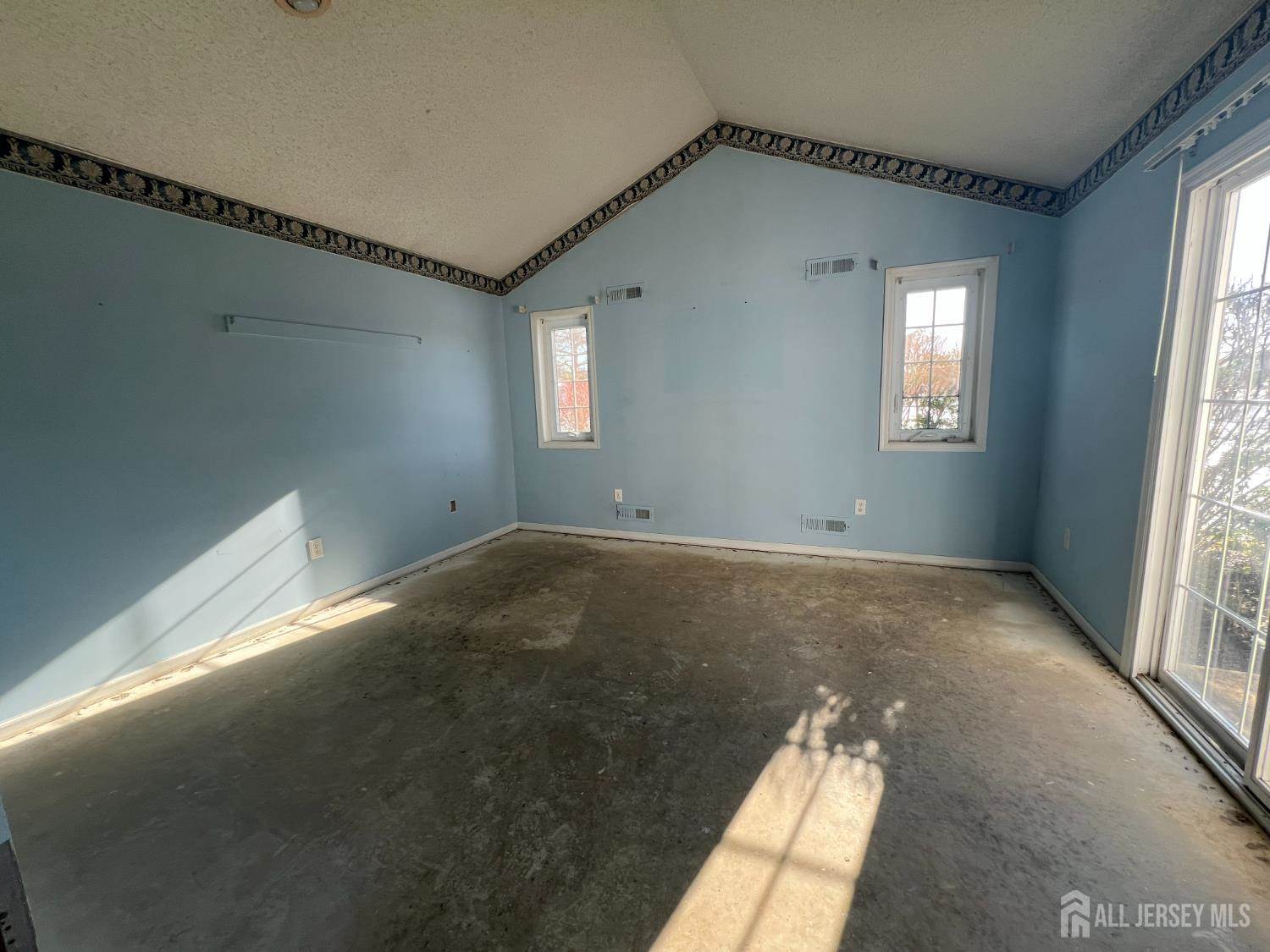 3 Winthrop Road, Monroe, NJ 08831