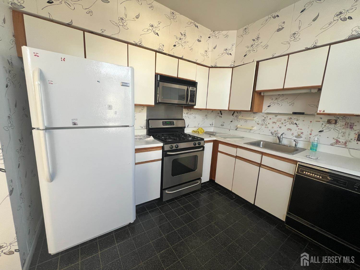 3 Winthrop Road, Monroe, NJ 08831