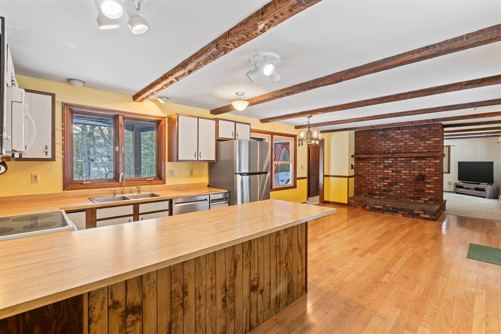 15 Cooper Road, Freeport, ME 04032