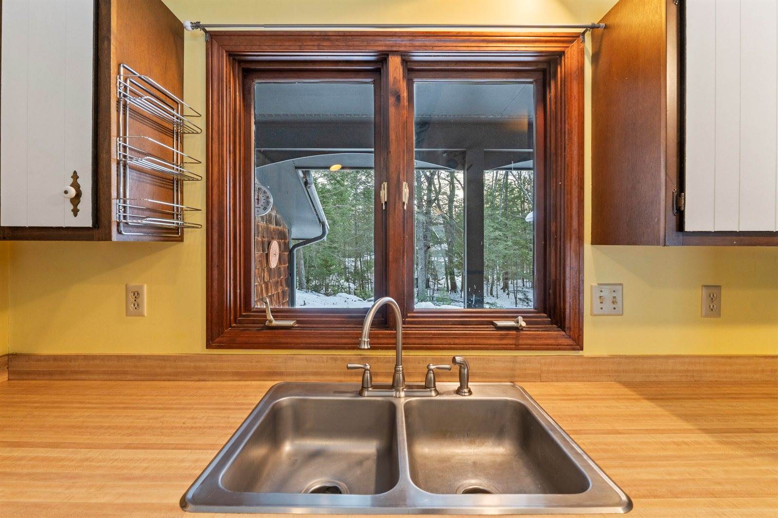 15 Cooper Road, Freeport, ME 04032