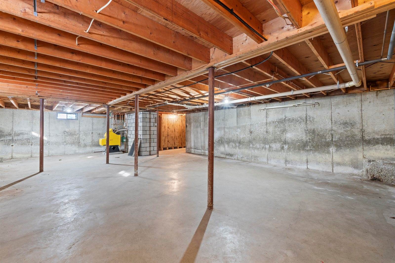 15 Cooper Road, Freeport, ME 04032