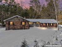15 Cooper Road, Freeport, ME 04032