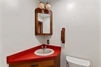 15 Cooper Road, Freeport, ME 04032