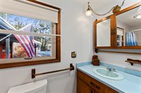 15 Cooper Road, Freeport, ME 04032