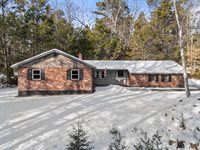 15 Cooper Road, Freeport, ME 04032