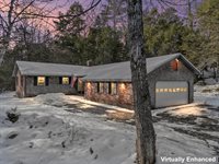 15 Cooper Road, Freeport, ME 04032