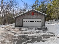 15 Cooper Road, Freeport, ME 04032
