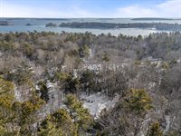 15 Cooper Road, Freeport, ME 04032