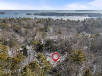 15 Cooper Road, Freeport, ME 04032