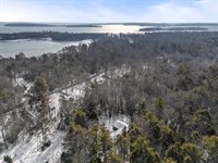 15 Cooper Road, Freeport, ME 04032