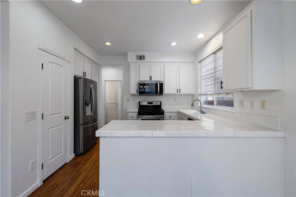 30335 Cedar Oak Lane, Castaic, CA 91384