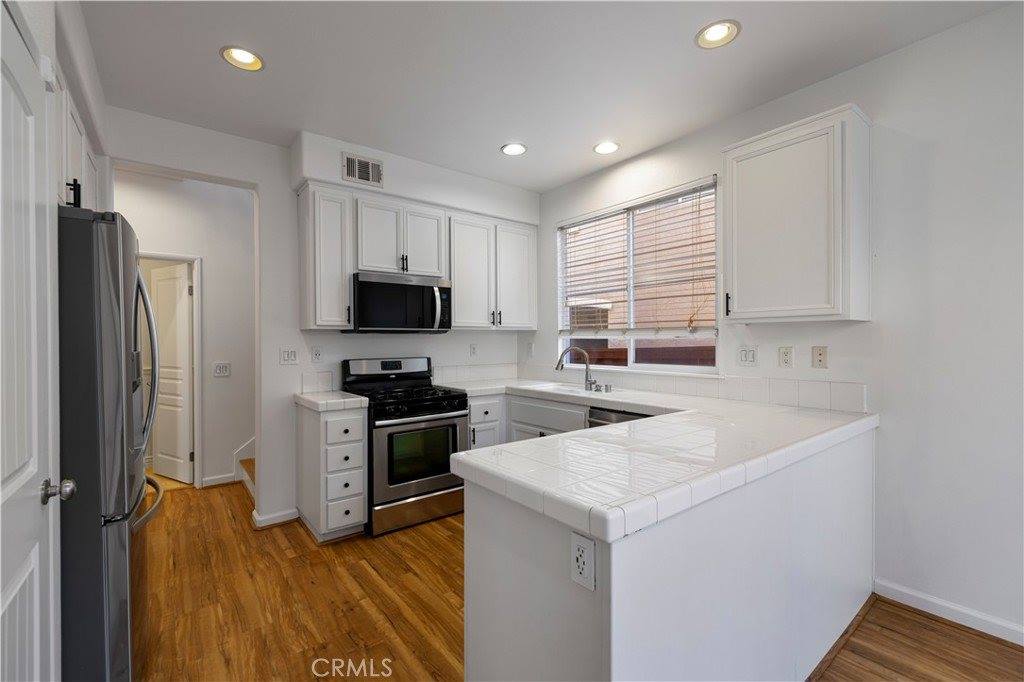 30335 Cedar Oak Lane, Castaic, CA 91384