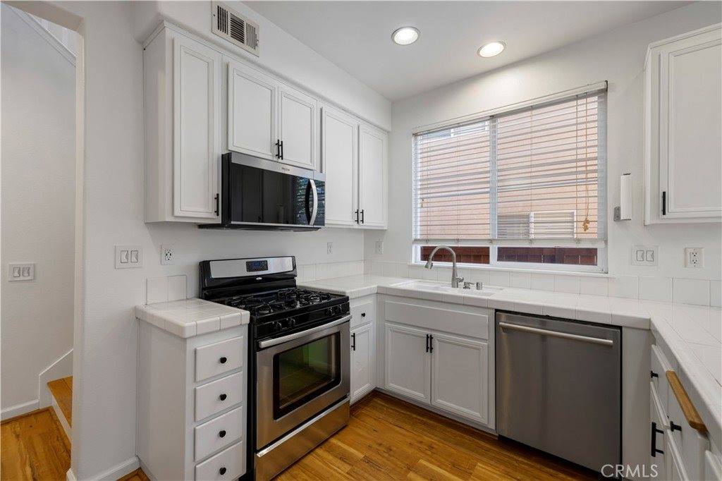 30335 Cedar Oak Lane, Castaic, CA 91384