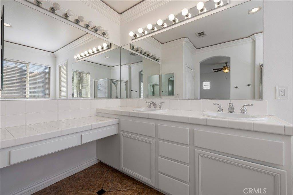 30335 Cedar Oak Lane, Castaic, CA 91384