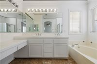30335 Cedar Oak Lane, Castaic, CA 91384
