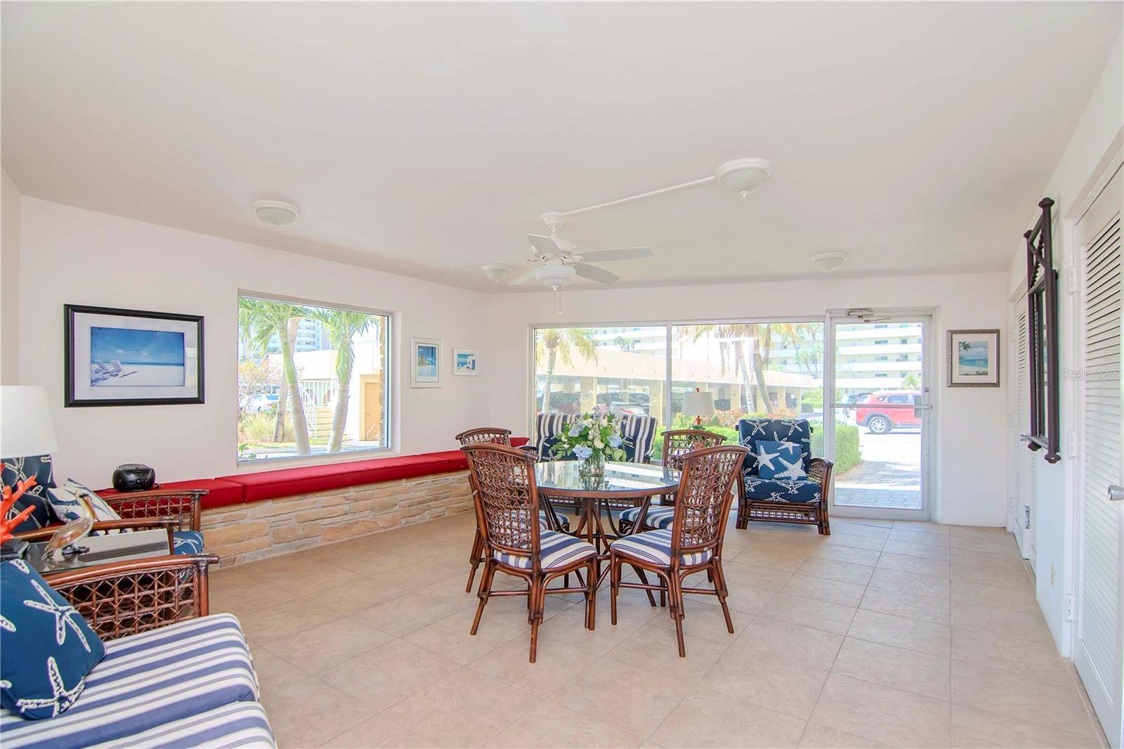 4725 Cove Circle, #804, Saint Petersburg, FL 33708