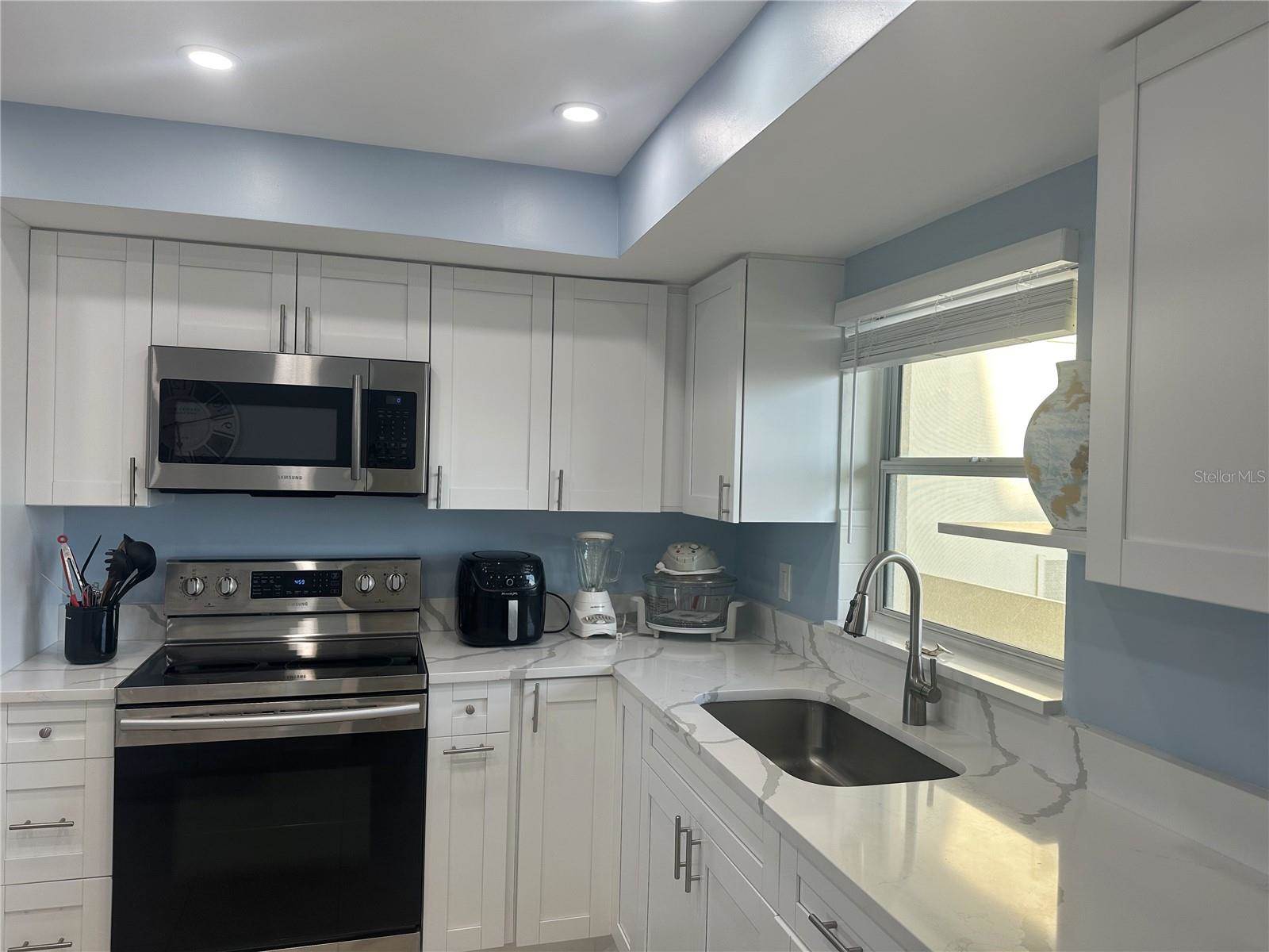 4725 Cove Circle, #804, Saint Petersburg, FL 33708