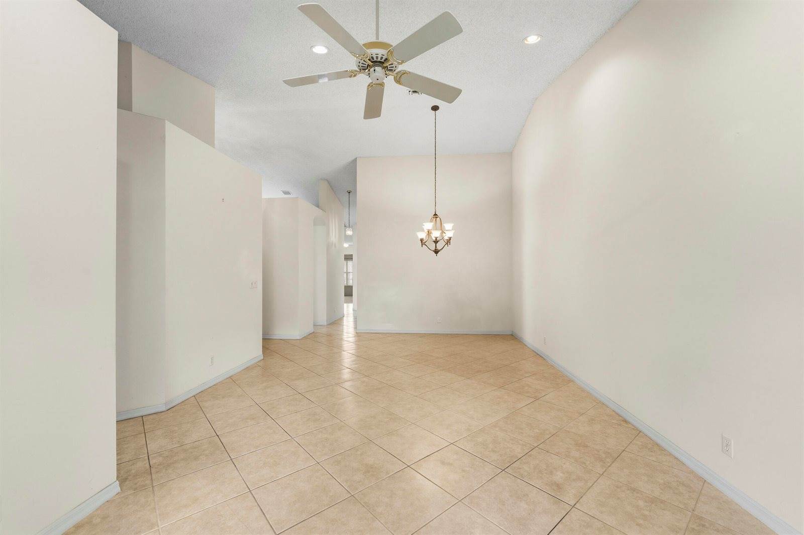 15305 Ixora Road, Delray Beach, FL 33484