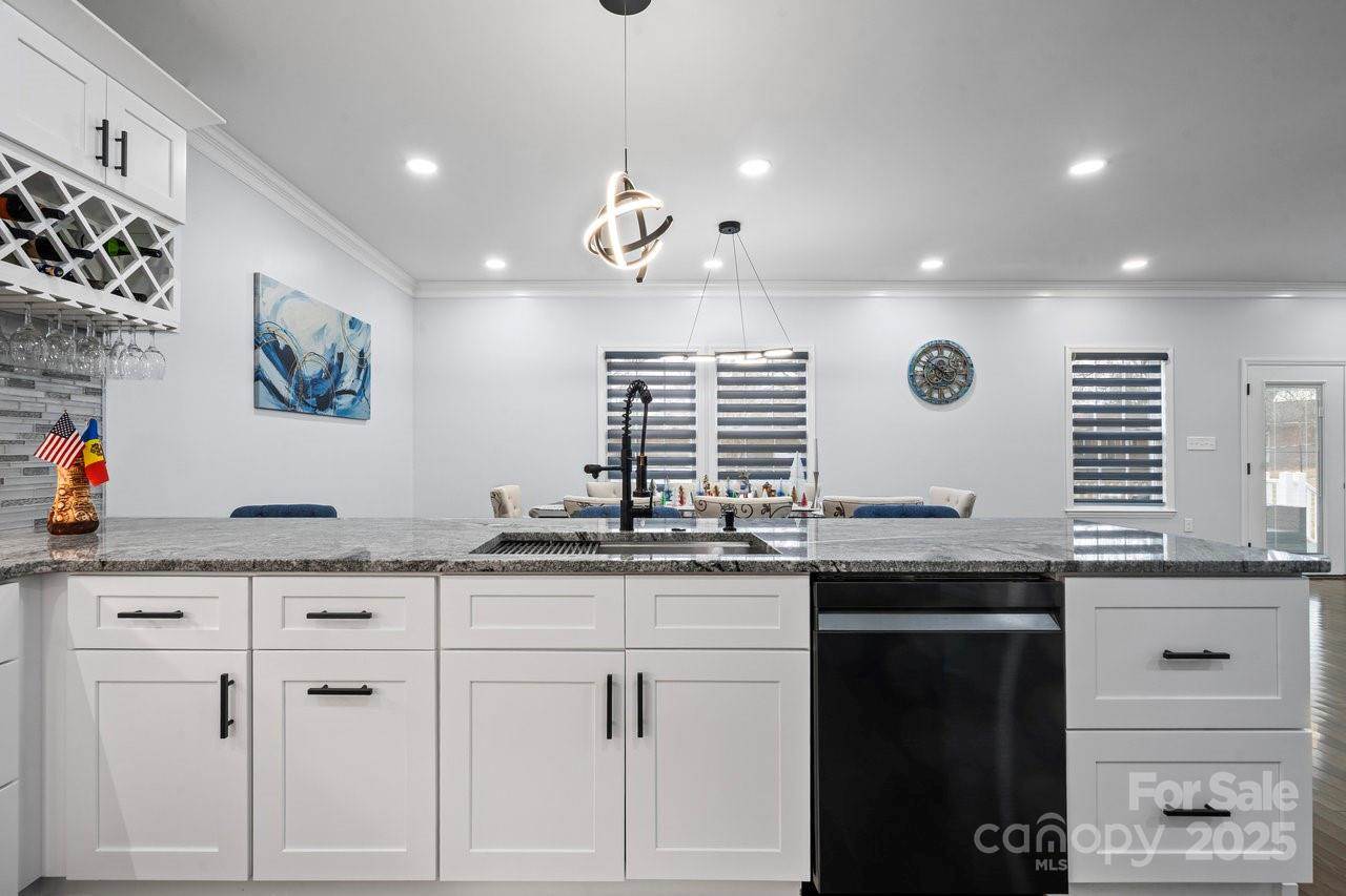 3670 9th Street Drive NE, Hickory, NC 28601