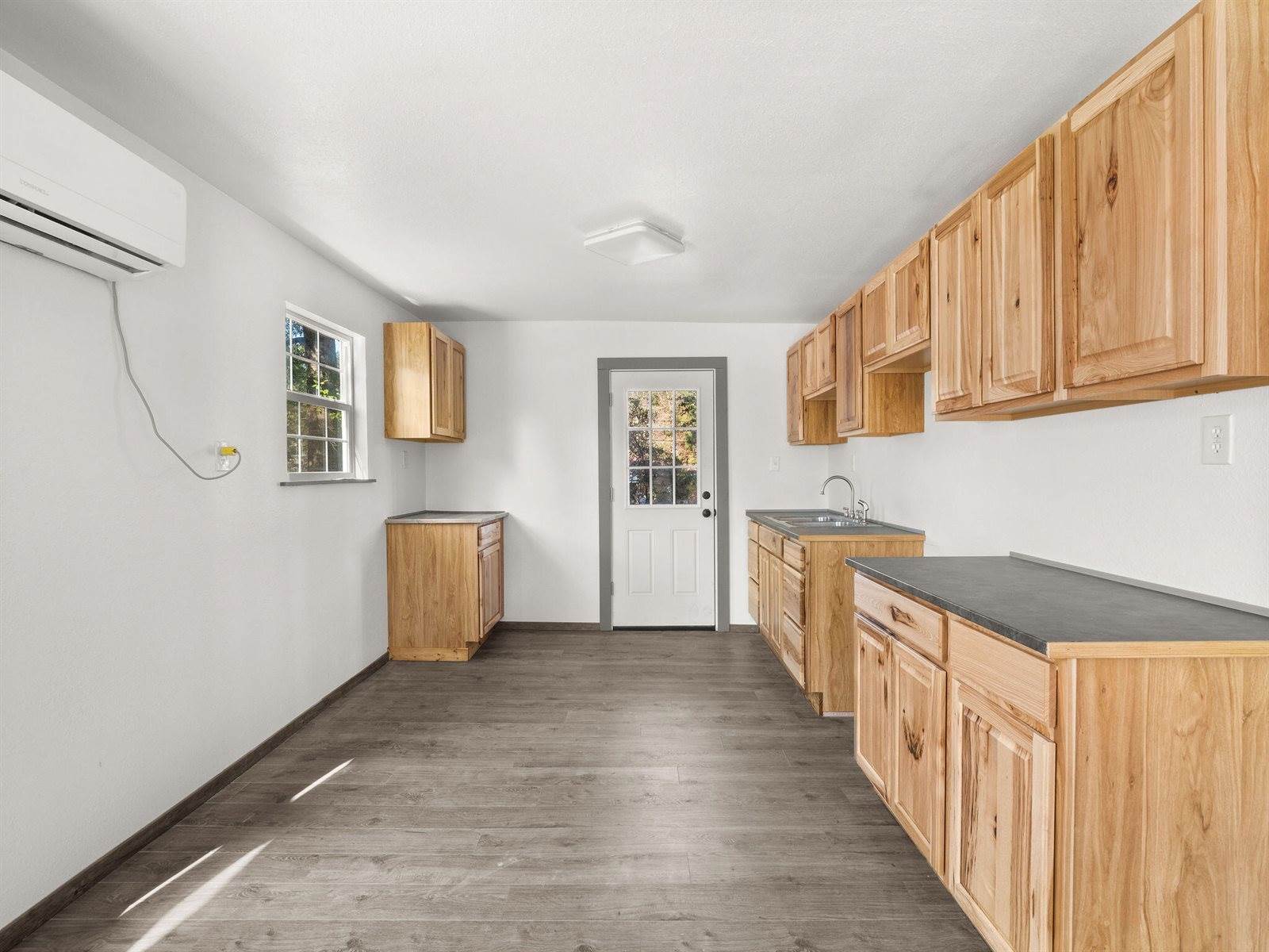 604 W North St, Leesville, LA 71446