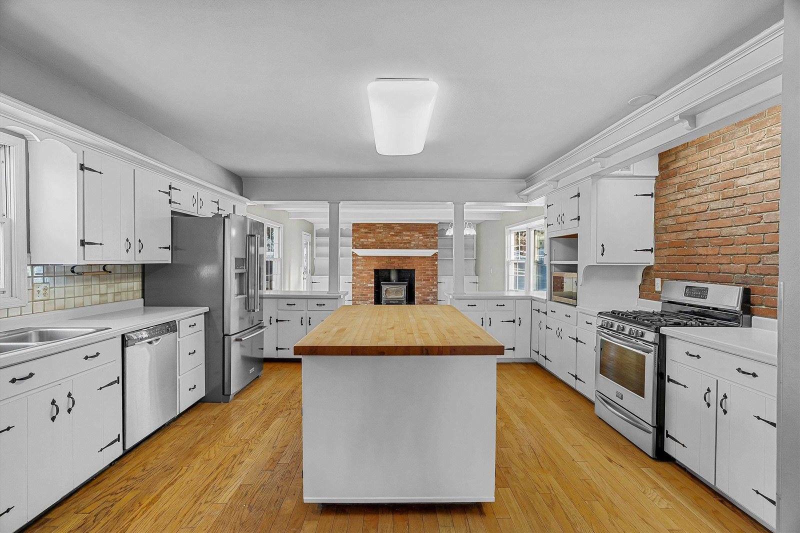 1511 N Broadway Avenue, Marshfield, WI 54449