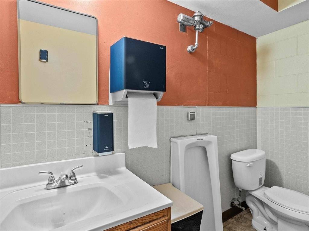 1017 W Laurel Street, Marshfield, WI 54449