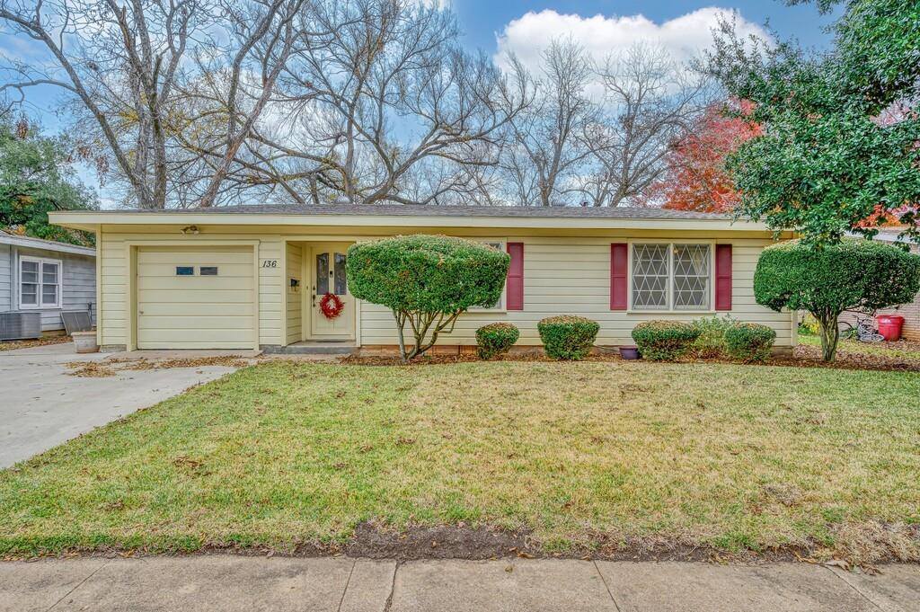 136 Bowie Street, McGregor, TX 76657