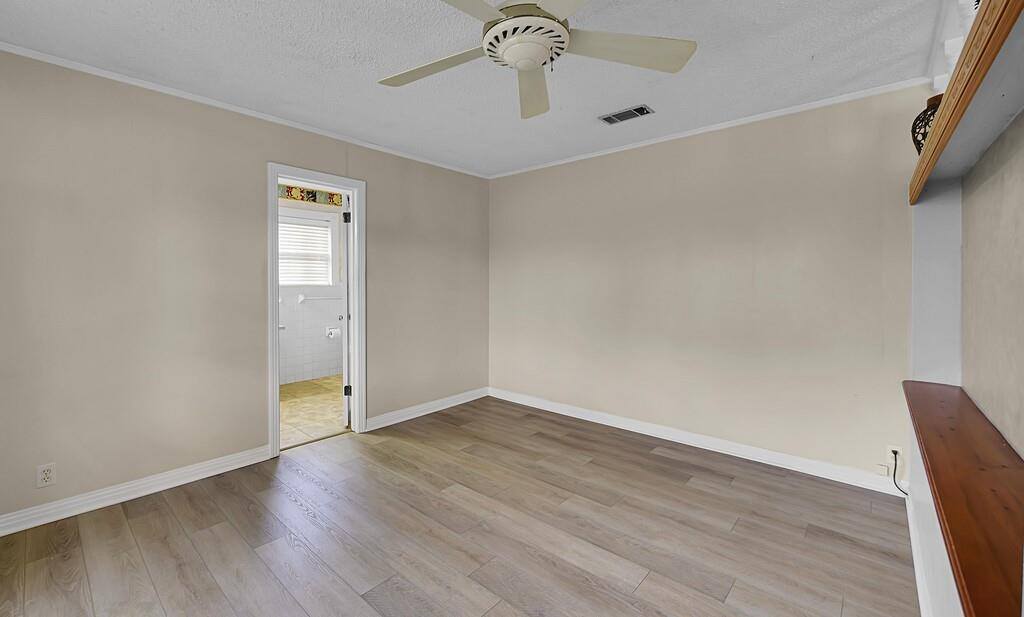 136 Bowie Street, McGregor, TX 76657