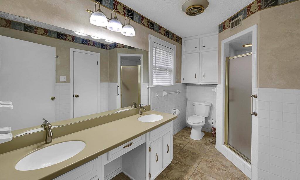 136 Bowie Street, McGregor, TX 76657