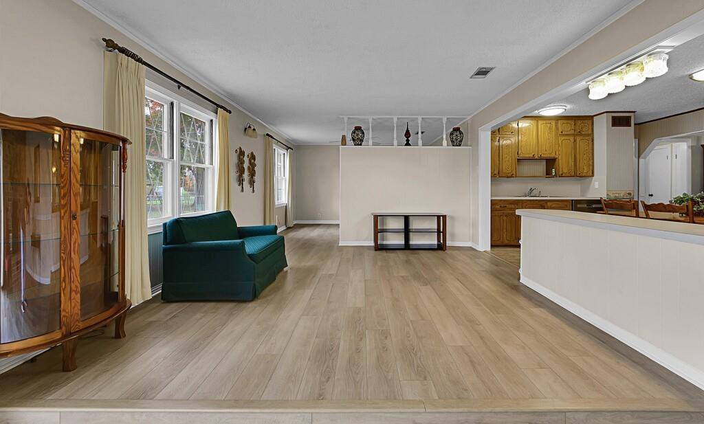 136 Bowie Street, McGregor, TX 76657