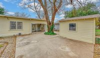136 Bowie Street, McGregor, TX 76657