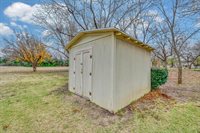 136 Bowie Street, McGregor, TX 76657