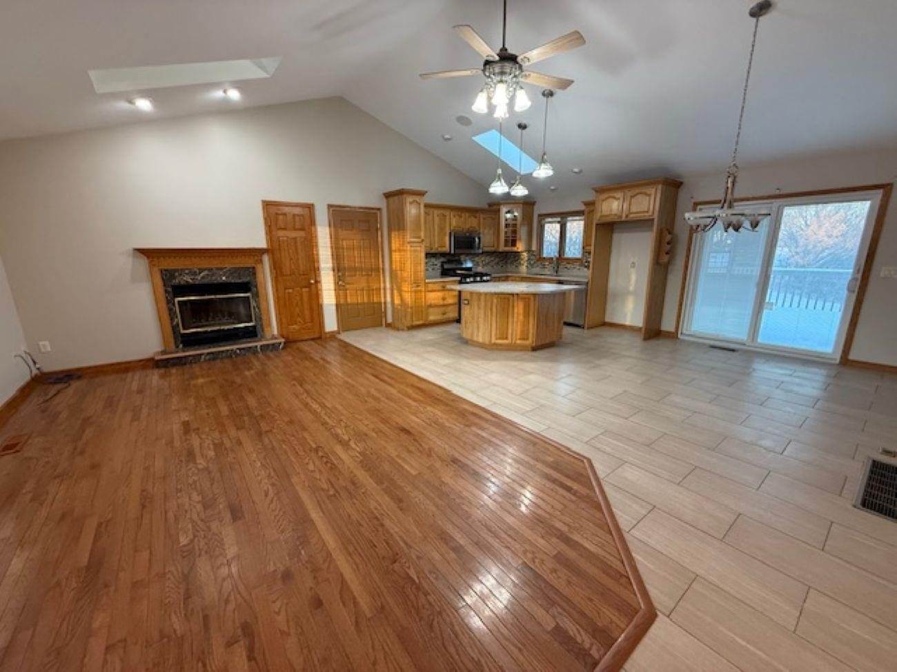 11501 DevilsCreek Road, BlueGrass, IA 52726