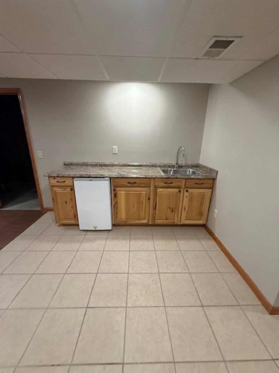 11501 DevilsCreek Road, BlueGrass, IA 52726