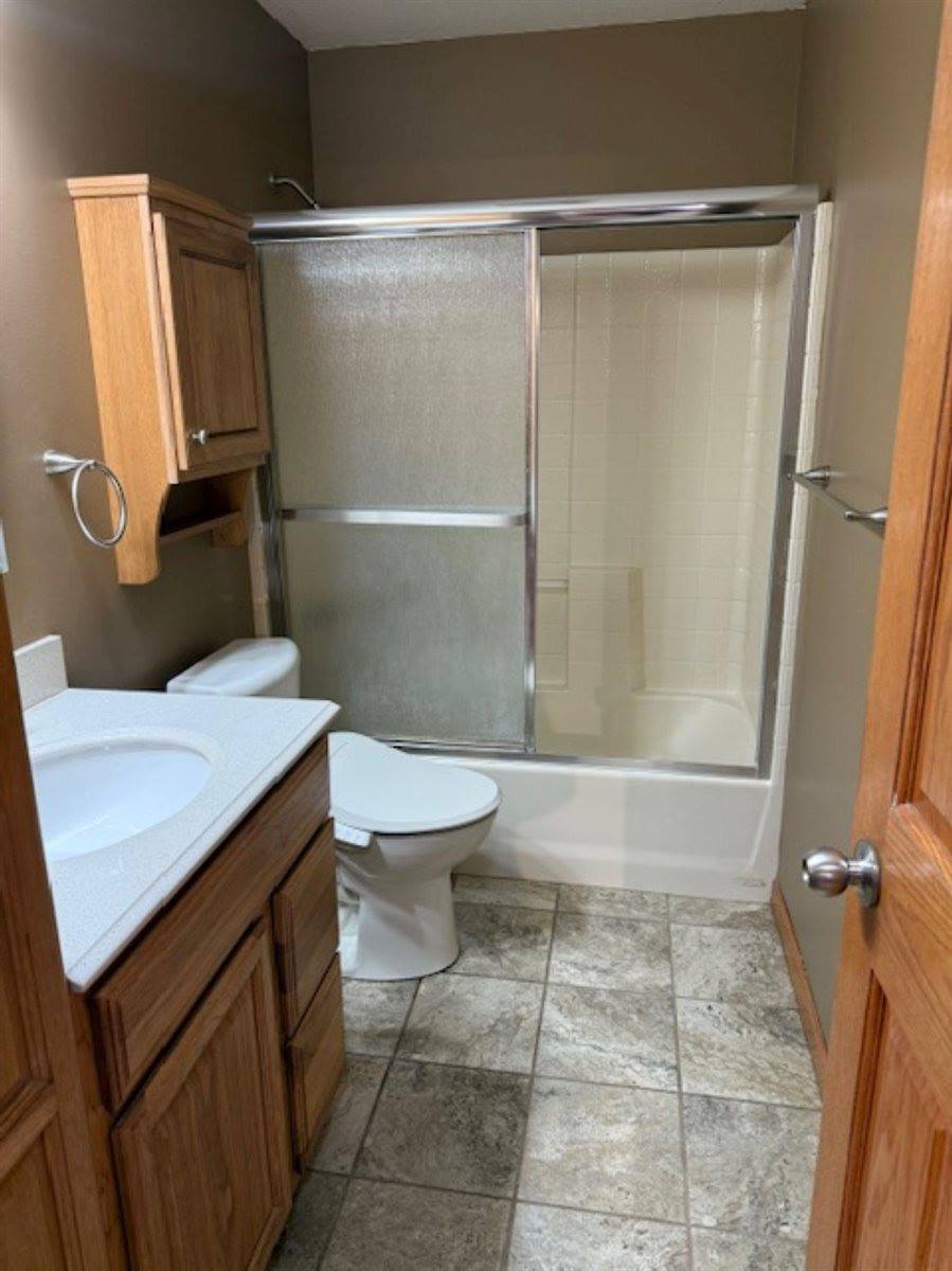 11501 DevilsCreek Road, BlueGrass, IA 52726