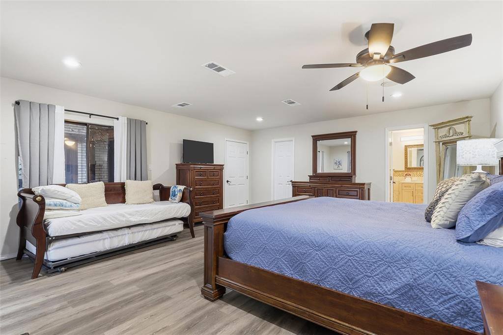 232 Remuda Drive, Fort Worth, TX 76108