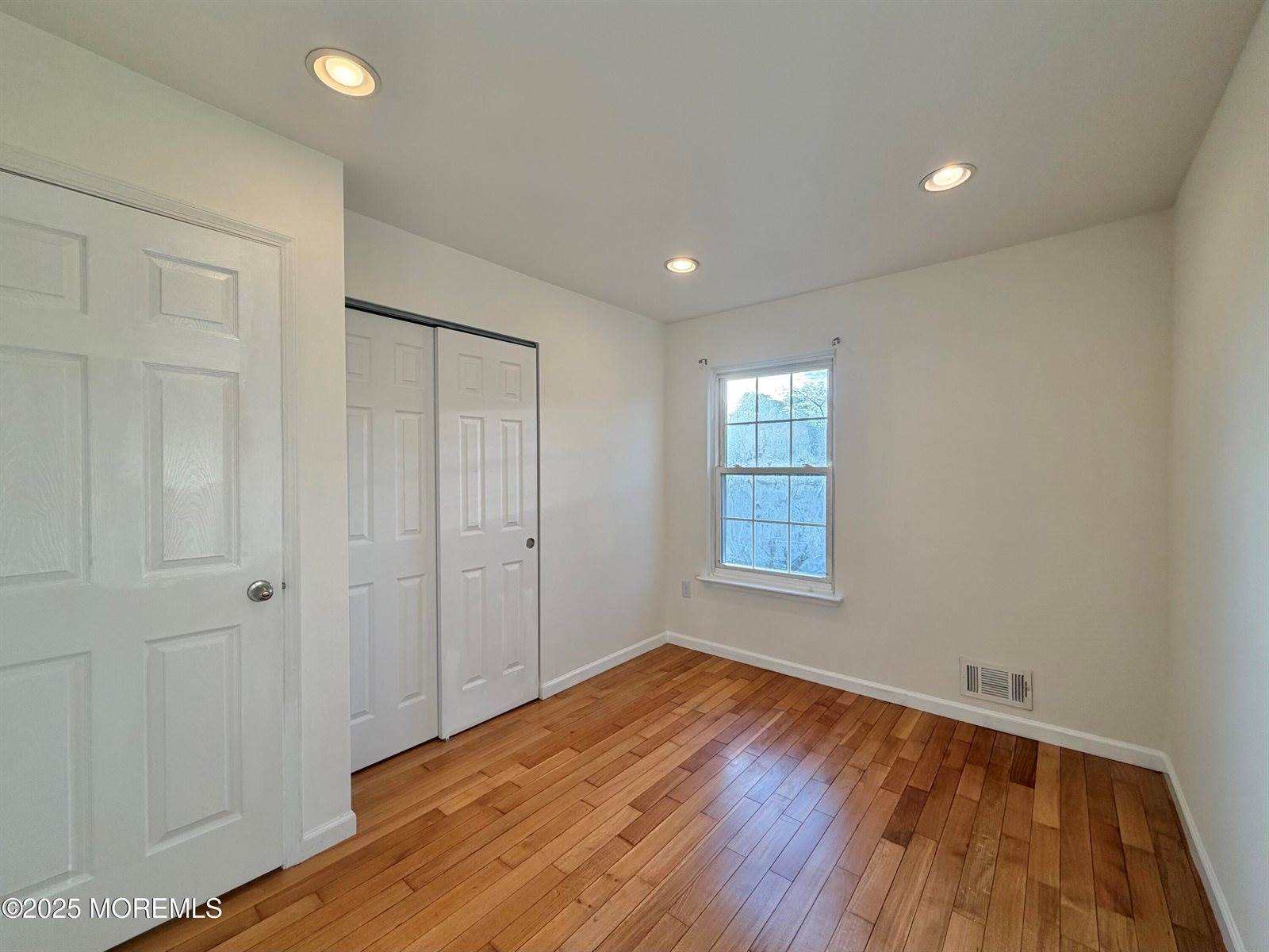 1 Gwizdak Court, Sayreville, NJ 08879