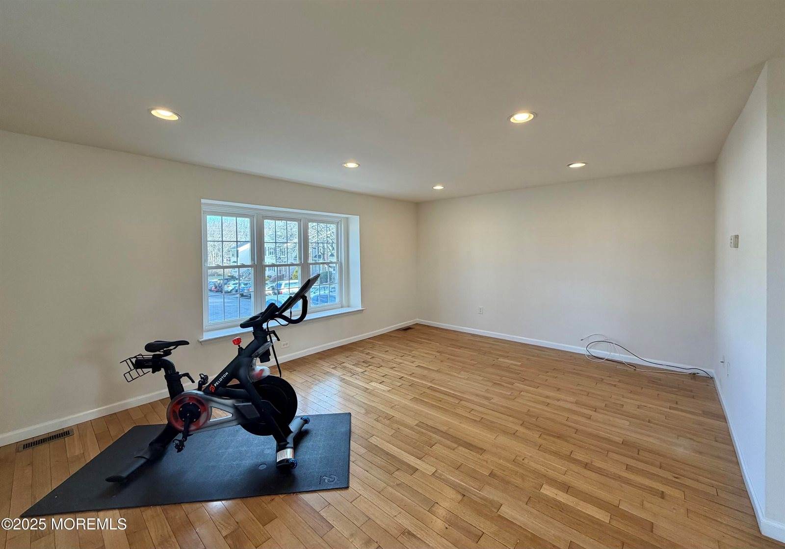 1 Gwizdak Court, Sayreville, NJ 08879